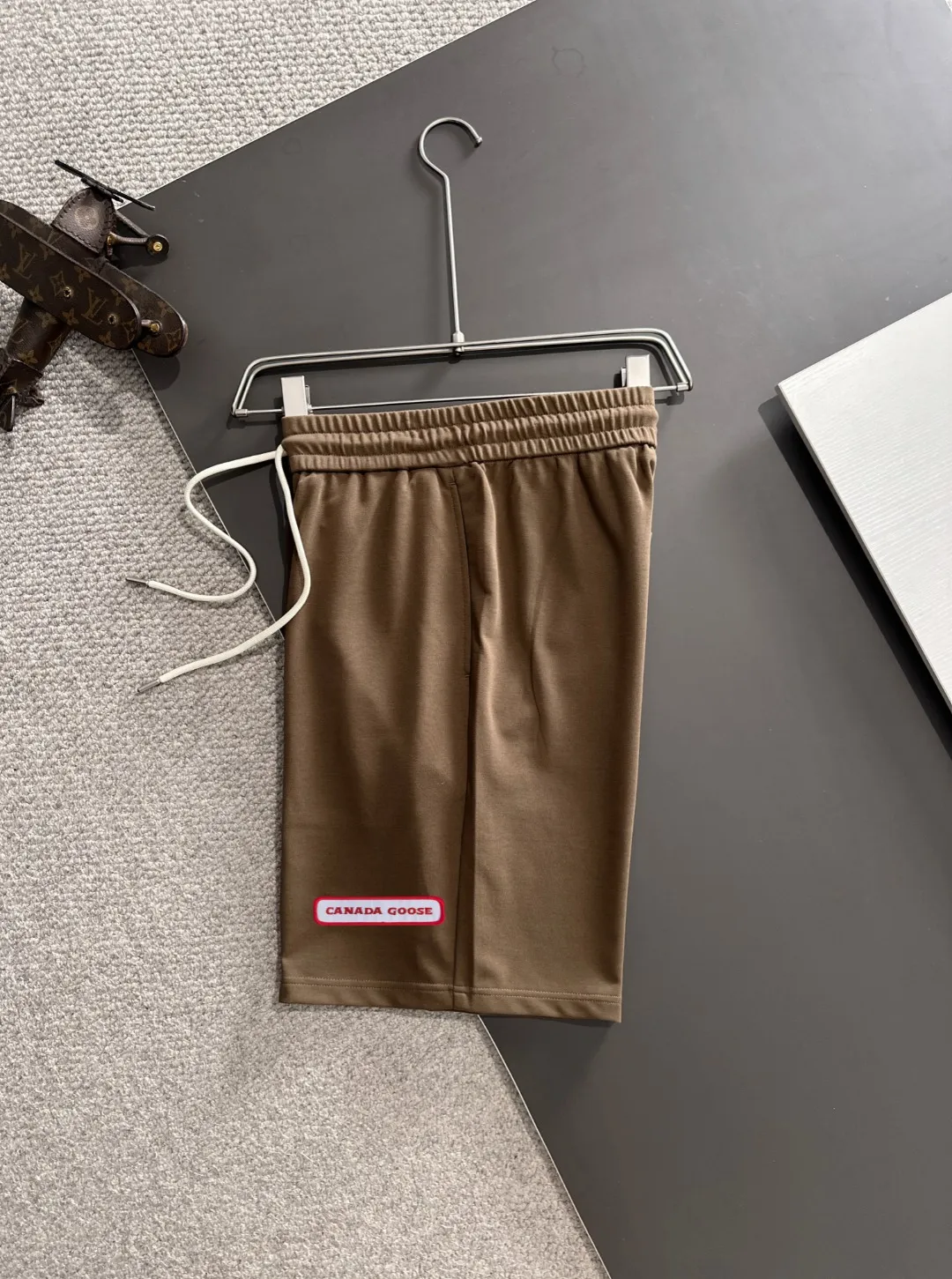 Next day delivery P300 High-end goods Big Goose 2025 new summer elastic band casual shorts, counter-customized fabrics, high breathability and comfort, impeccable details, brand element design concept, reflecting high quality. It feels delicate and soft! It presents a casual cut and the upper body shape is great! Size: M-4XL